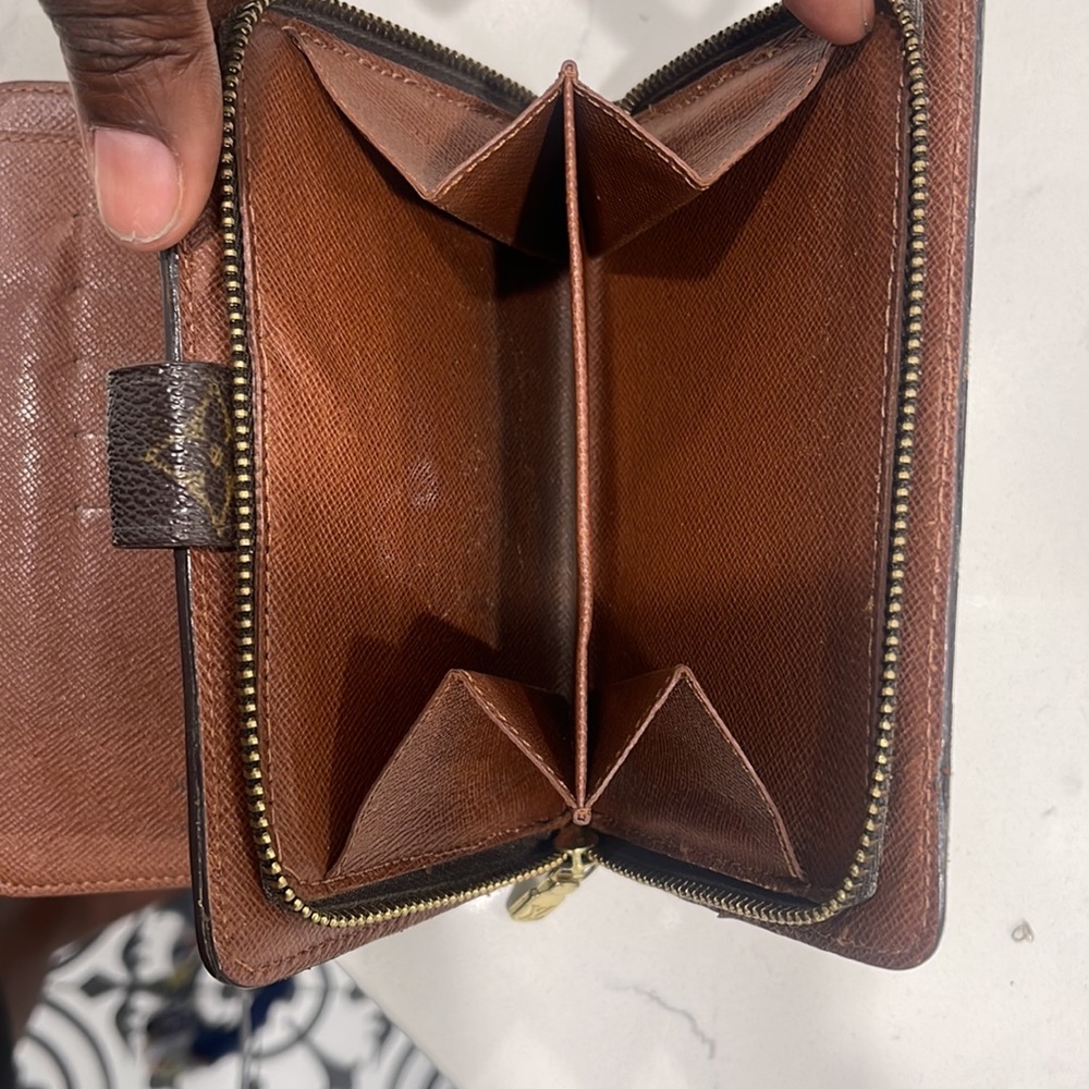 Authentic Louis Vuitton Wallet - Picture 6 of 7